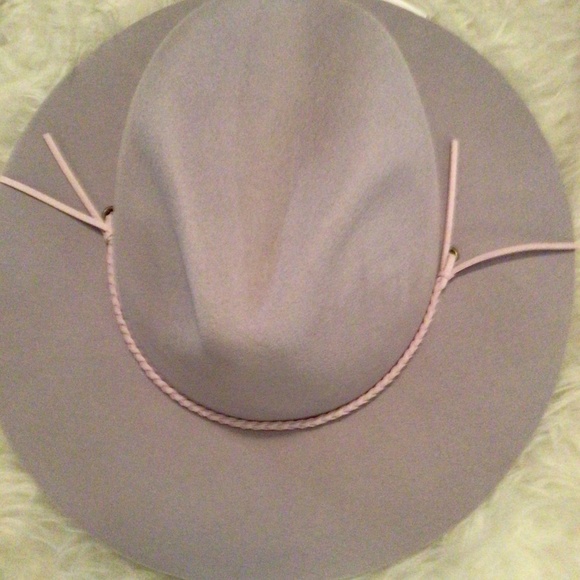 NEW! Rare Wyeth lilac strap fedora